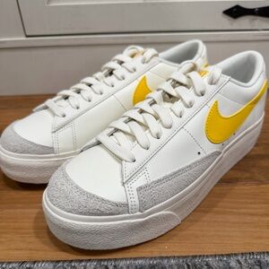 Nike Women's Blazer Low Platform Shoes Sneakers - Sail Size 9